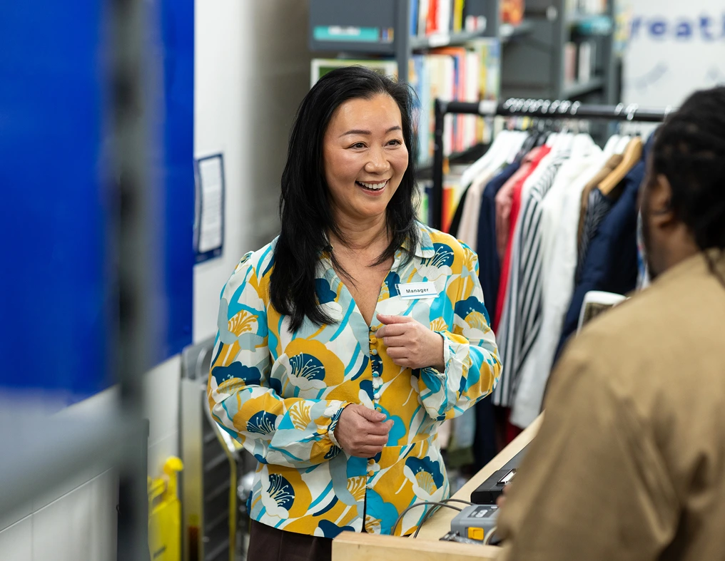 manager talking to the customer